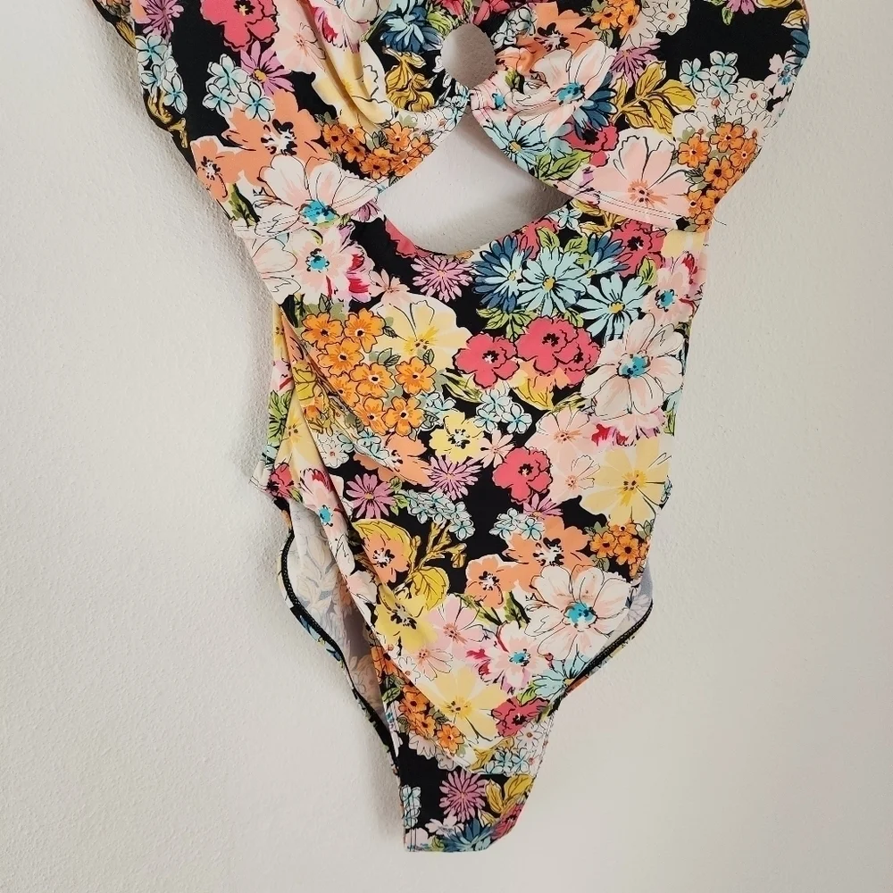 Cyn & Luca Multi Floral Roxy One Piece Plus Size 2X - Picture 9 of 14